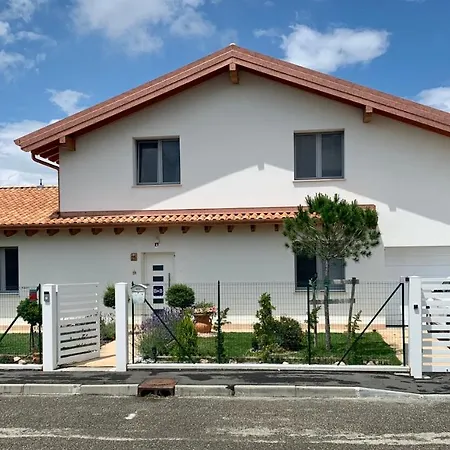 La Casa Del Sole 3* 萨拉巴根泽